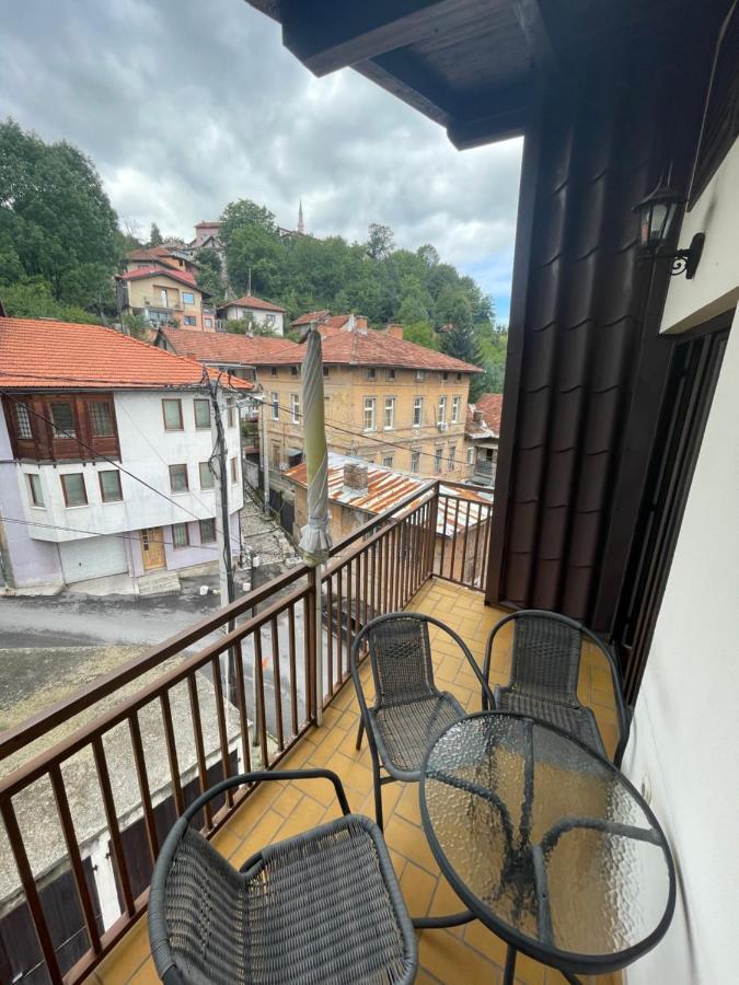 Casa Gialla Free Parking Szarajevó Kültér fotó